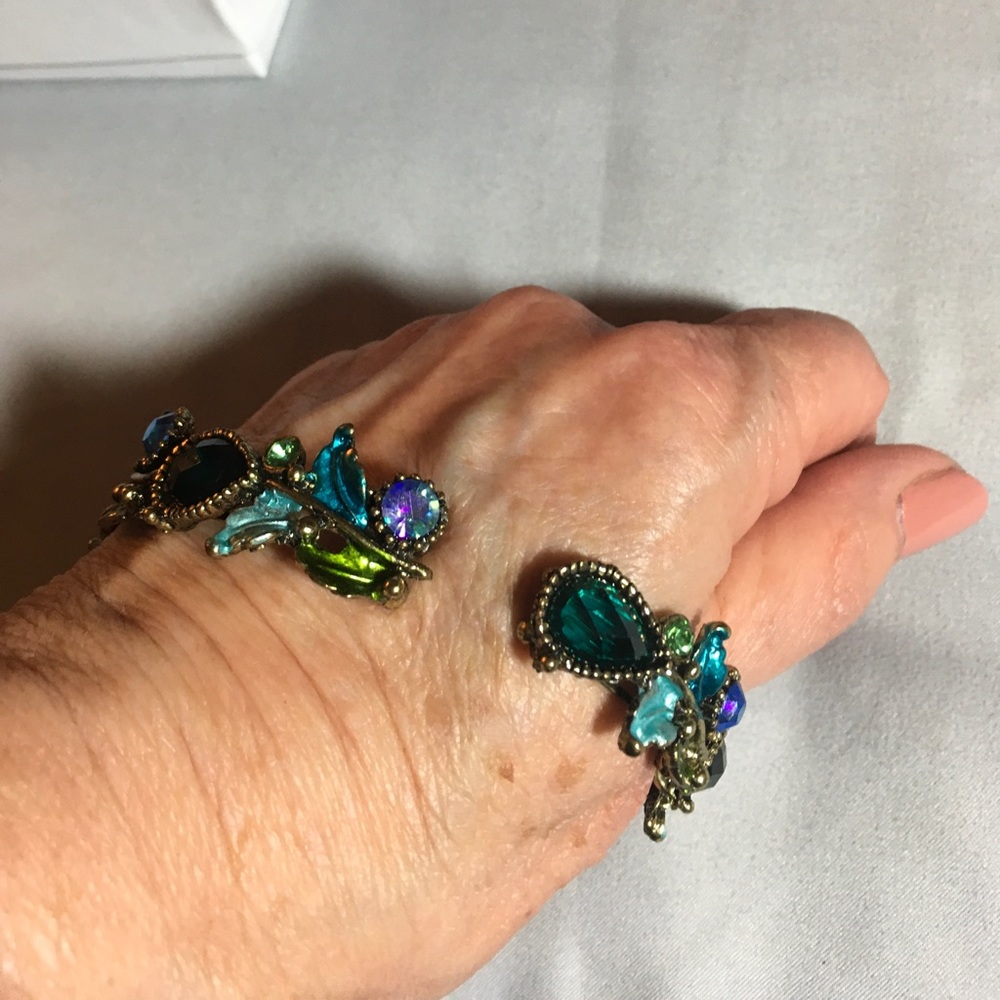 Blue & green jewel tone bangle bracelet. - Picture 3 of 4